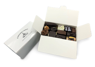 Ballotin de chocolats  (Chocolats Noir et Lait, Avec alcool, Avec praliné, Avec ganache, Avec pâte d'amandes, Avec gluten) - Photo 1